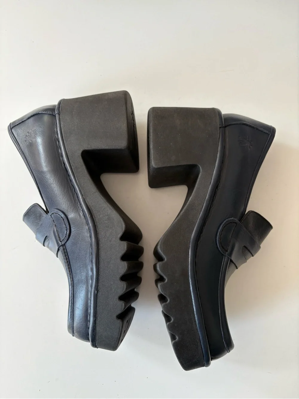 Fly London‎ || Muly Chunky Heeled Penny Loafer Two Tone Black Navy 40